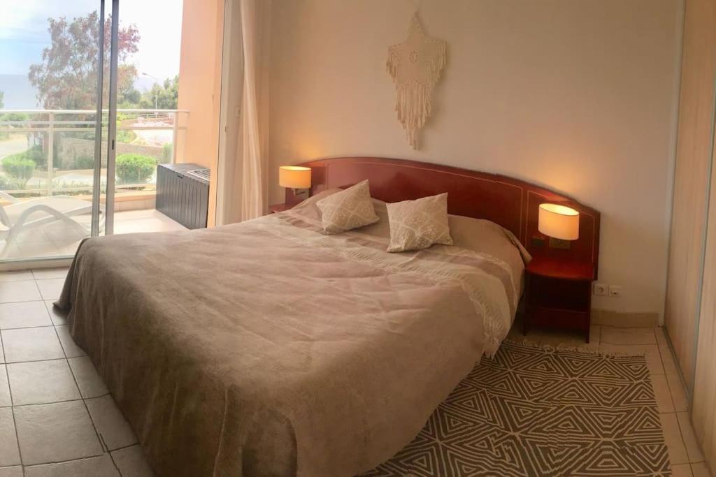 F2 Vue Mer Dans Residence Avec Piscine Ajaccio  Exteriör bild